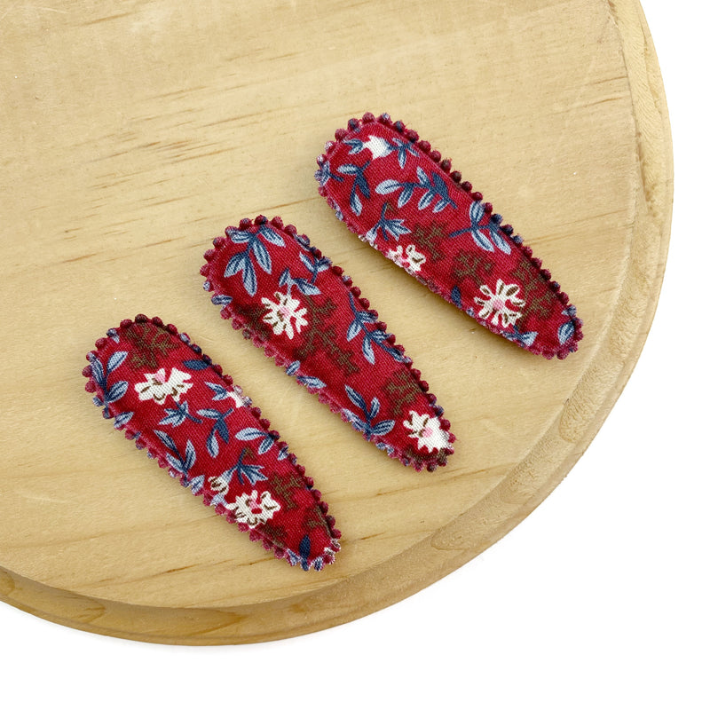 Red Handpicked Blooms Snap Clip Covers